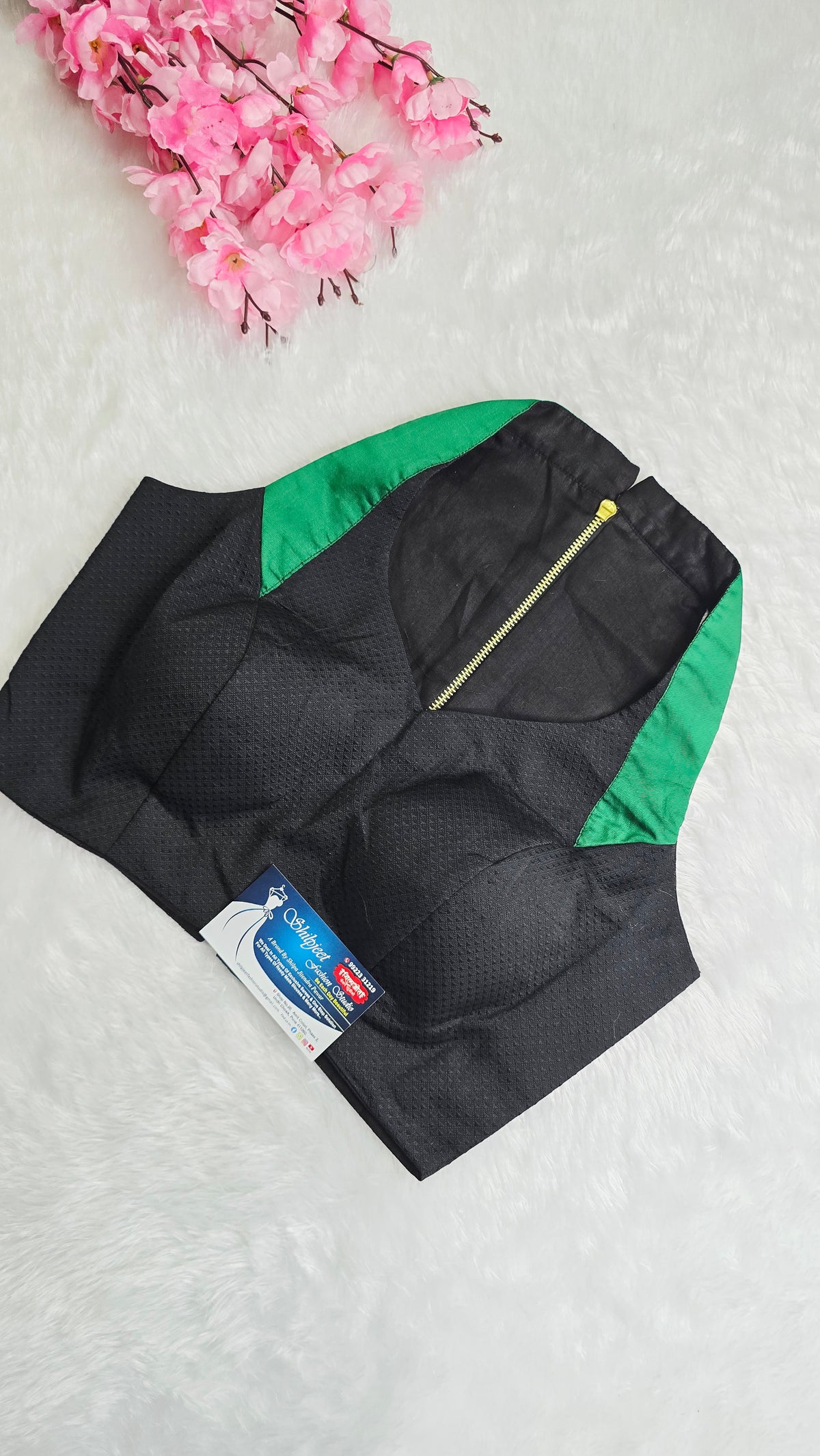 Halterneck Black Plain Green Front Border