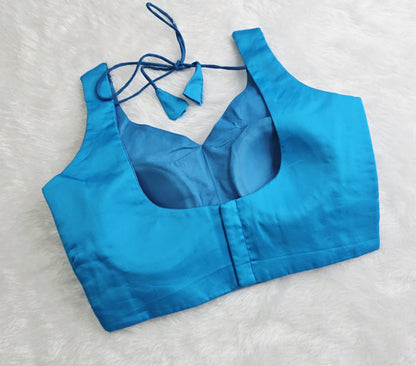 Sky Blue Leaf Neck
