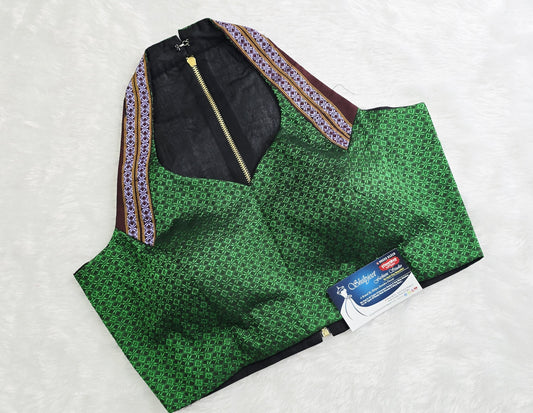 Halterneck Green